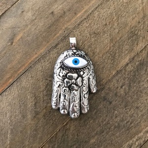 Hamsa hand pendant set with mother of pearl eye, handcrafted, Nepalese, Tibetan repousse silver, Himalayan, 60X32 mm
