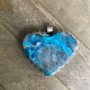 Large chrysocolla heart pendant, handcrafted, Nepalese, Tibetan repousse silver, 55X61 mm