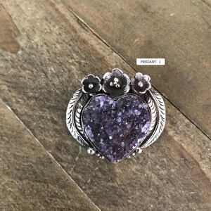 Amethist druzy harthanger, handgemaakt, Nepalees, Tibetaans repoussezilver, 37 x 41 mm