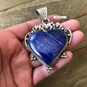 Colgante de corazón de lapislázuli, hecho a mano, nepalí, plata repujada tibetana, 73 x 51 mm