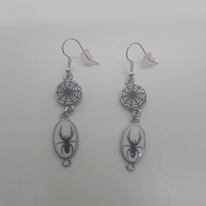 Spider Web Earrings • Spider Earrings • Halloween Earrings • Goth Earrings • Nature Earrings • Spooky Earrings • Web Earrings • Arachnids