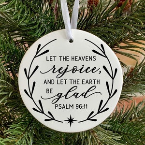 Adorno religioso Svg, Adorno de versículo bíblico Svg, Navidad cristiana Svg, Salmo 96:11 Svg, Letrero navideño Svg, Cita de fe Svg, Escritura