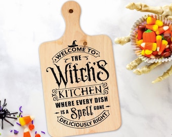 Halloween planche à découper Svg, sorcière cuisine, sorcière torchon Svg, décoration Halloween Svg, sorcière Svg, sorcière signe Svg, sorcière charcuterie Svg