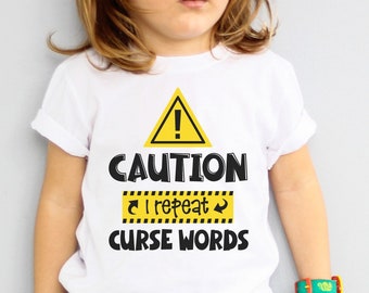 Kleinkind-Svg-Design, Vorsicht, ich wiederhole Fluch Wörter SVG, Kinder-Shirt-Svg, Jungen-Shirt-Svg, lustiges Design, Kind, das SVG sagt, Kleinkind-Svg, Kindersvg, Kinder-Svg