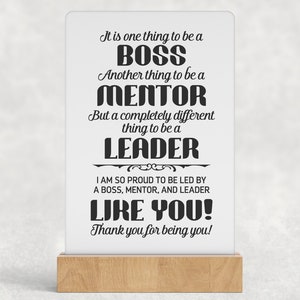 Op de afbeelding: Een printbaar ontwerp met zwarte tekst op een witte achtergrond. De tekst luidt: "Het is &eacute;&eacute;n ding om een BAAS te zijn. Een ander ding om een MENTOR te zijn. Maar een compleet ander ding om een LEIDER te zijn. Ik ben zo trots om geleid te worden door een BAAS, een MENTOR en een LEIDER zoals JIJ! Dank je wel dat je jezelf bent!"