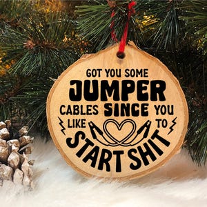 Adorno de cables de puente (SVG), adorno sarcástico (SVG), adorno de compañero de trabajo (SVG), adorno de humor para adultos (SVG), adorno navideño (SVG), recuerdo navideño (SVG)