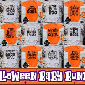 K&ouml;nnte beinhalten: Ein Set mit 16 Halloween-Babyshirts mit verschiedenen Designs und Spr&uuml;chen. Die Bodys sind in Orange, Wei&szlig; und Grau mit schwarzem Text. Der Text enth&auml;lt S&auml;tze wie "Mein erstes Boo", "Kleine Miss Spooky", "Mama ist mein Boo" und "Hier f&uuml;r die Boos".