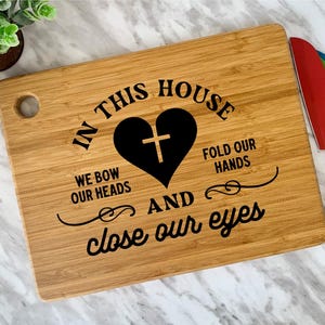 Tabla de cortar cristiana Svg, cita religiosa de cocina Svg, oración familiar Svg, tabla de servir Svg, cita bíblica Svg, paño de cocina de las Escrituras Svg