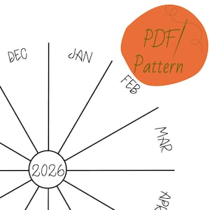 Può includere: Un disegno di calendario disegnato a mano con l'anno 2026 al centro. Linee radiali si estendono dal centro, con i mesi etichettati attorno al perimetro. Una forma arancione con il testo "PDF Pattern" si trova in alto a destra.