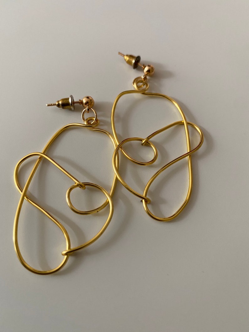 Abstract Gold Earrings, Gold Dangle Earrings, Minimalist Wire Earrings, Continuous Line Earrings, Unique Earrings, Black Owned Jewellery, 01 Ball