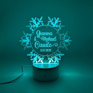 Personalized Snowflake LED Cake Topper: Engraved Acrylic Winter Wedding Decor