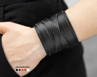 Pulsera ancha de cuero con cruz para hombre o mujer para muñecas de 12 a 24 cm (4,7 a 9,4 pulgadas), 3162
