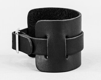 Stand Out From the Crowd: Adjustable Leather Cuff Bracelet Multiple Colors, Fashionable Unisex Wristband with Metal Detailing, Perfect Gift