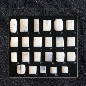 Opalowe kaboszony prostokątne z dendrytem (14–30 mm)