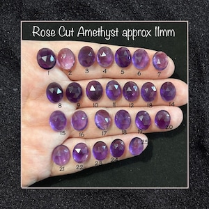 Rik lila ametistroslipad fasetterad oval cabochon ca 11 x 9 mm (se beskrivning för storlekar)
