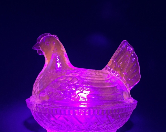Wilkerson Glass Cornflower Blue Hen On Nest Chicken UV Pink Glow