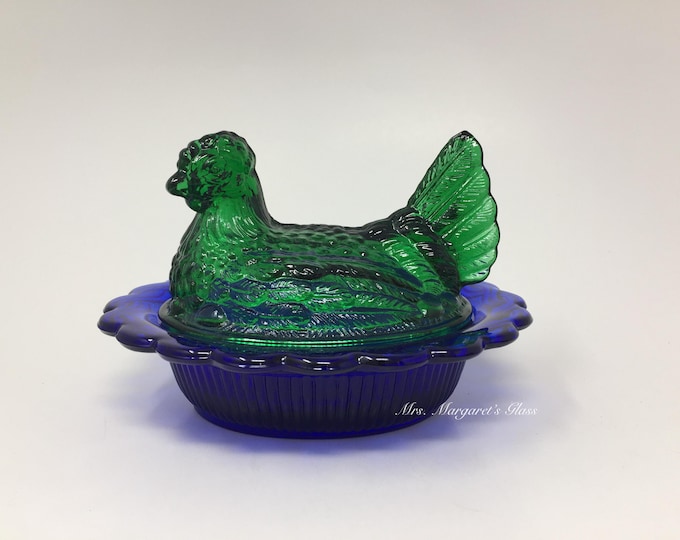 Mosser Glass Mismatched Hunter Green/Cobalt Blue Hen on Nest