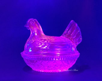 Wilkerson Glass Stardust Blue Hen On Nest Chicken UV Pink Glow