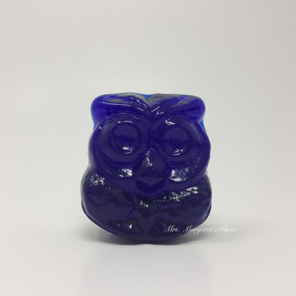 Figurine de créature hibou bleu cobalt en verre Blenko