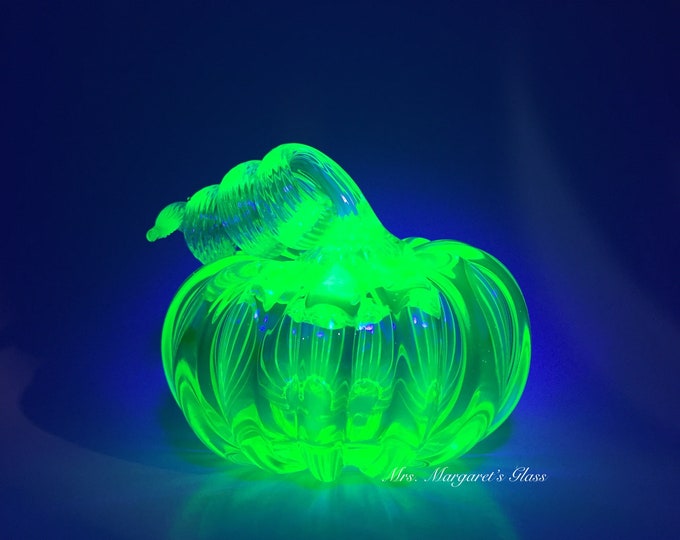 Fred Wilkerson Art Glass Blown Lime Green Uranium Pumpkin