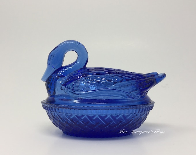 Wilkerson Glass Cobalt Blue Uranium Glow Swan On Nest