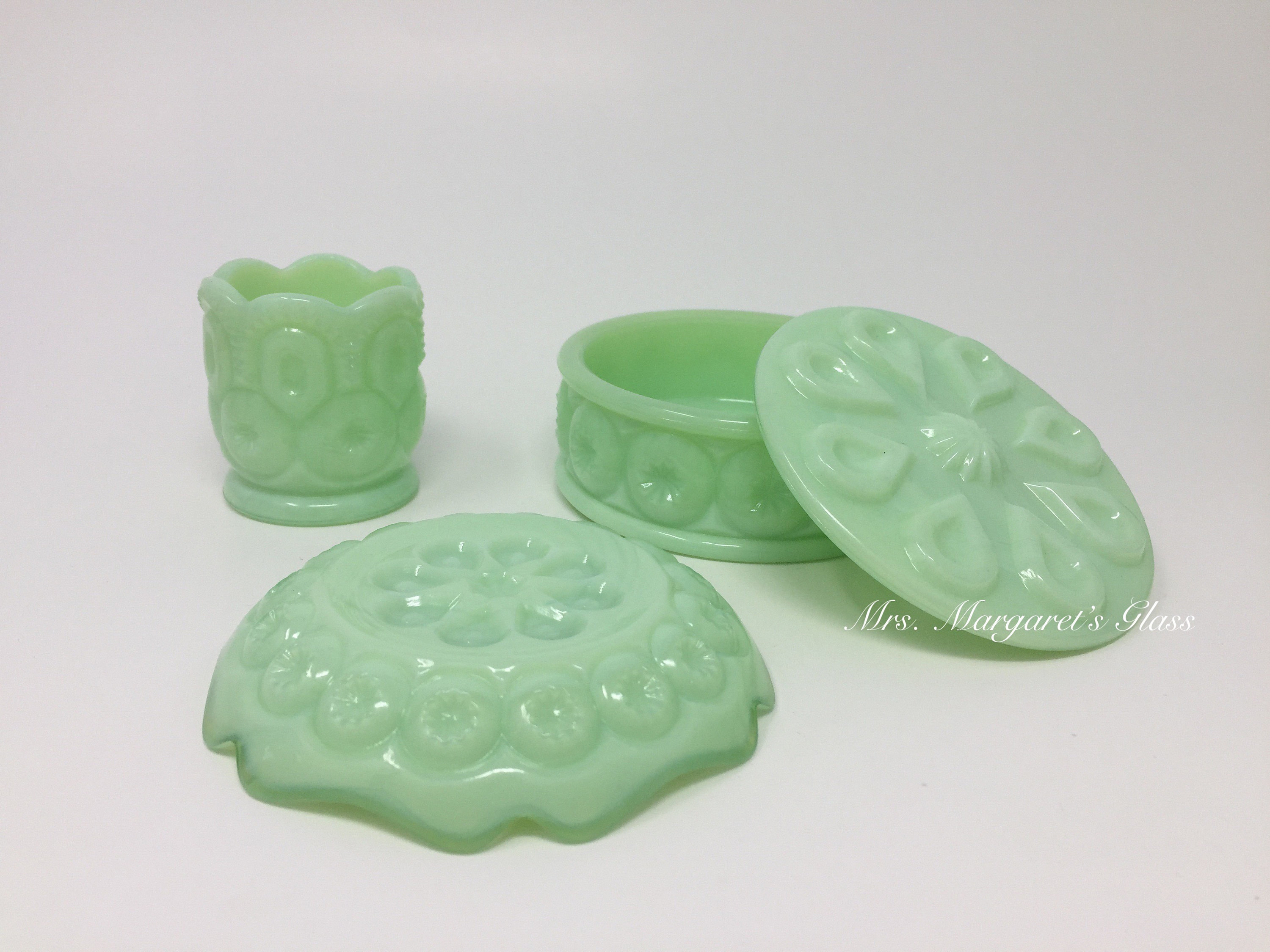 Weishar Glass Jadeite Uranium Glow Moon & Stars Powder/ Trinket Box
