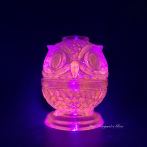 Wilkerson Glass Cornflower Blue UV Glow Owl Fairy Lamp Lite