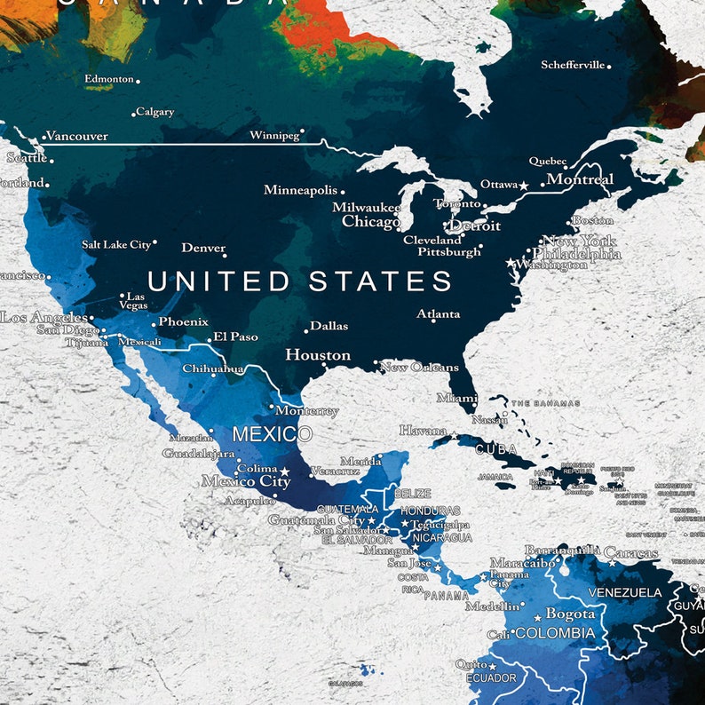 Puede incluir: Un mapa azul y blanco de Am&eacute;rica del Norte y del Sur con el texto "UNITED STATES" en blanco. El mapa muestra las principales ciudades y pa&iacute;ses de Am&eacute;rica.