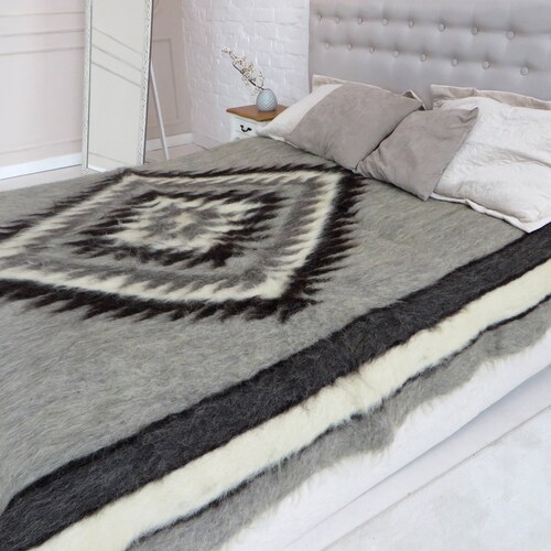 King Size Wool Blanket Hand Woven Blanket Gray Bedspread Etsy