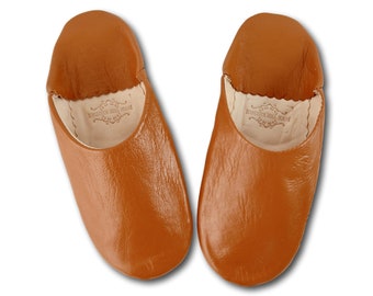 Moroccan Womens Babouche Slippers, Brown babouche, Leather Slides, Sheepskin Slippers, Mules, Handmade slippers, Cappuccino