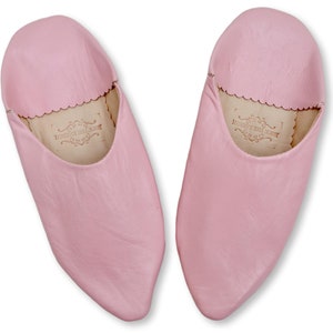 Marokkanische Leder Pointy Babouche Hausschuhe, Damen Babouche, Pointed Babouche, Pantoffeln, handgefertigt in hellem rosa *US TARIFFS PAID*