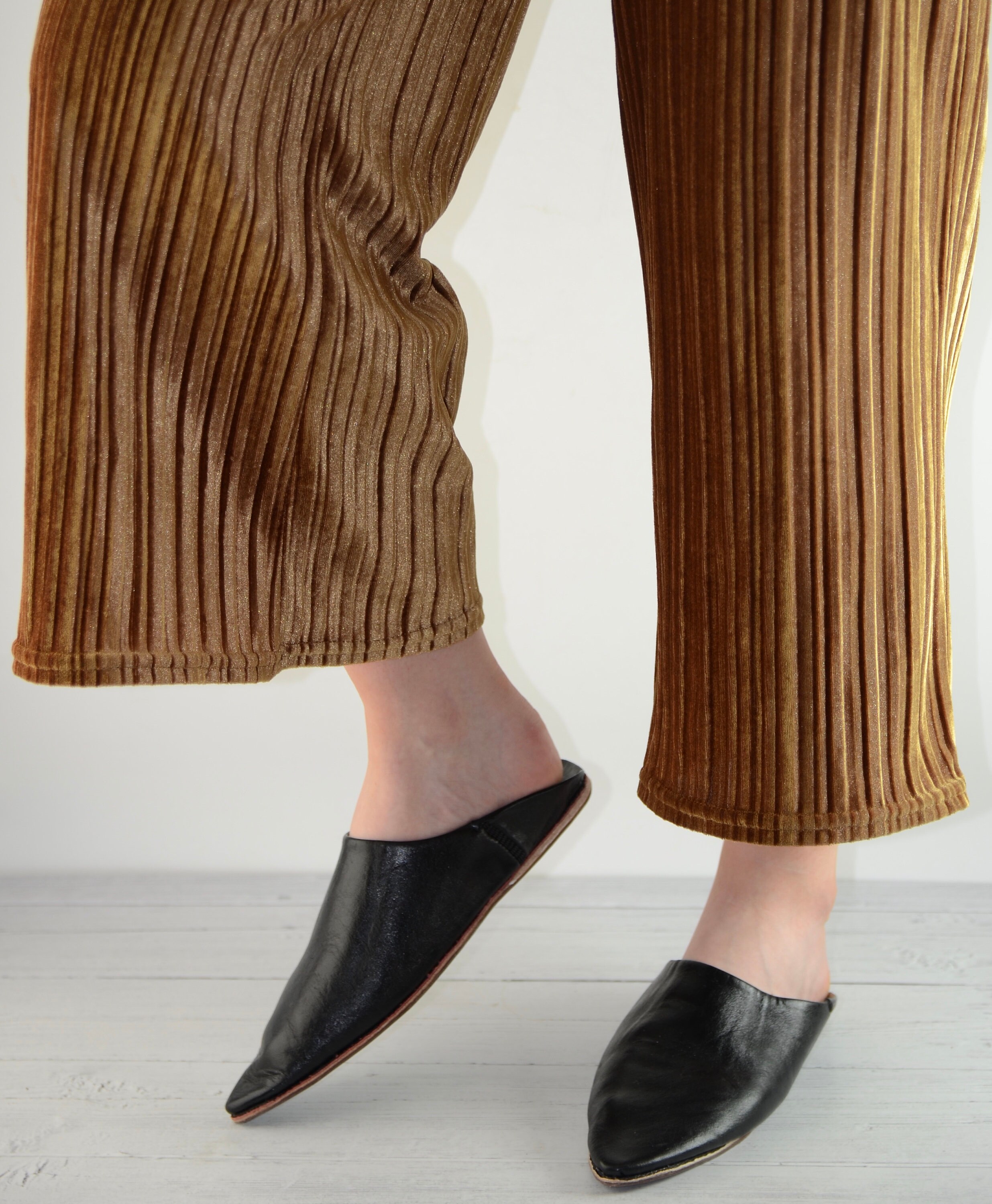 Moroccan Pointy Babouche Slippers Handmade in Black Leather