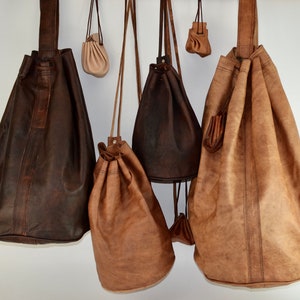 Leder Rucksack, Leder Schultertasche, Kordelzug, marokkanische Tasche, Seesack, Leder Reisetasche, Leder Sporttasche, Leder Eimer Tasche.