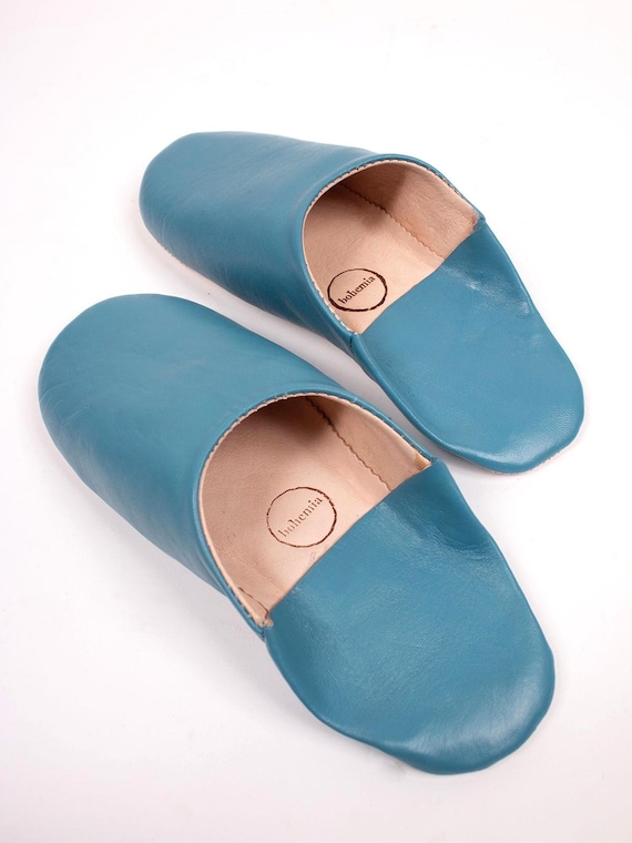 Men’s Moroccan babouche slip ons. Blue grey leather. Size Small Mens Moroccan Leather Babouche Slippers: Handmade Blue Grey  main image 3