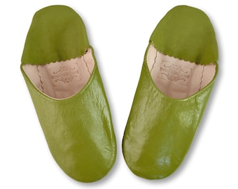Olive Green Babouche Slippers, Moroccan leather babouche, Womens Slippers, Organic Leather, Sheepskin Slippers, Handmade slippers