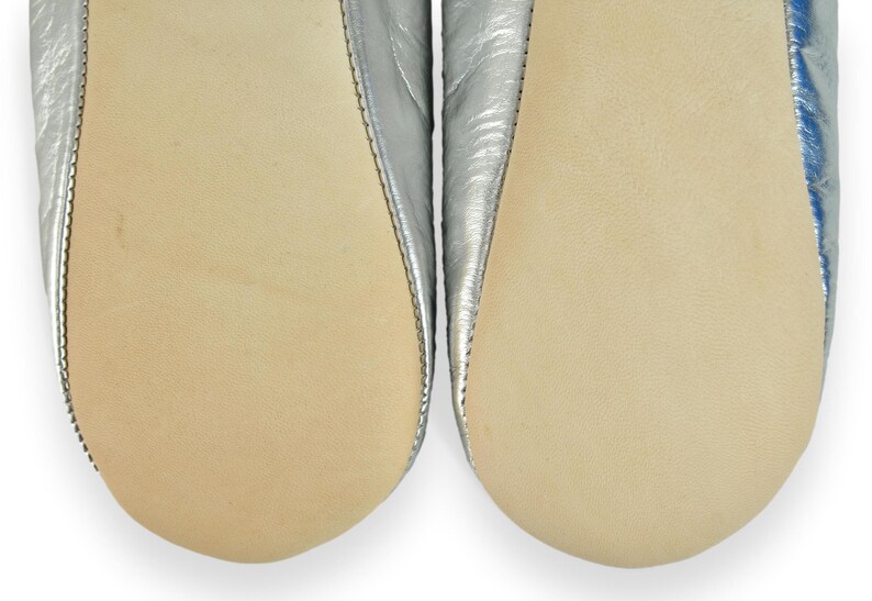 Babuchas marroquíes de piel con lentejuelas plateadas, babuchas para mujer, pantuflas hechas a mano, mules, sin cordones. imagen 6