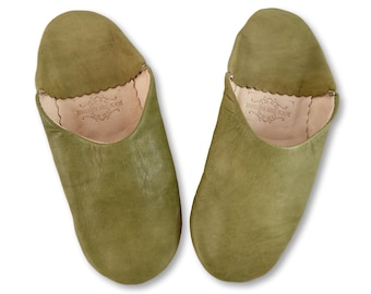 Babouche Slippers, Moroccan leather babouche, Womens Slippers, Slip on Mules, Sheepskin Slippers, Handmade slippers, Khaki Green.