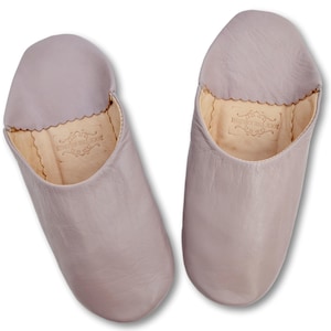 Babouche: Moroccan Leather Womens Slippers, Slip ons, Sheepskin Slippers, Mules, Handmade in Lilac image 1
