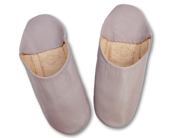 Babouche: Moroccan Leather Slippers,  Womens Slippers, Slip ons, Sheepskin Slippers, Mules, Handmade, Slides, Dusty Lilac.