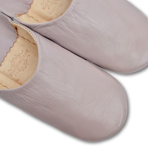 Babouche: Moroccan Leather Womens Slippers, Slip ons, Sheepskin Slippers, Mules, Handmade in Lilac image 3