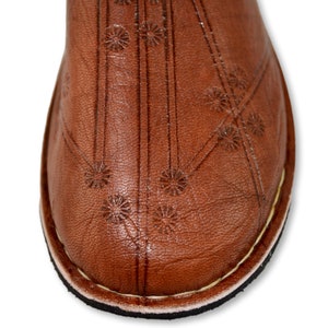 Moroccan Babouche Slippers Shoes Handmade from Organically Tanned Leather using Natural Dyes, Suitable for Men and Women, Tan Brown image 2