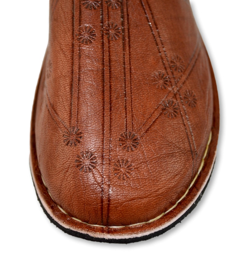 Moroccan Babouche Slippers Shoes Handmade from Organically Tanned Leather using Natural Dyes, Suitable for Men and Women, Tan Brown image 2