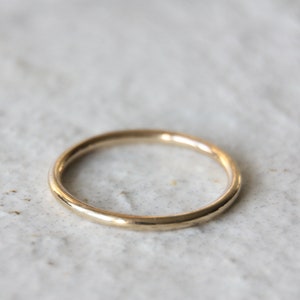 9ct yellow gold stacking ring