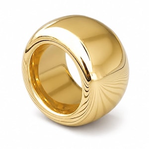 Grosse bague en or : bijoux tendance minimalistes, fait main par Elisa Kuno, alternative à l'or