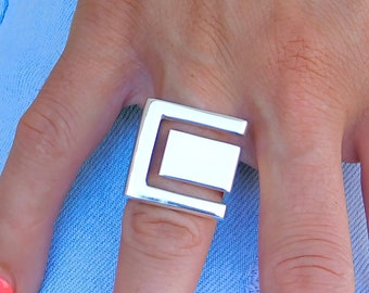 Greek Key Statement Ring: Geometric Design, Bold Jewelry Silver AG 950
