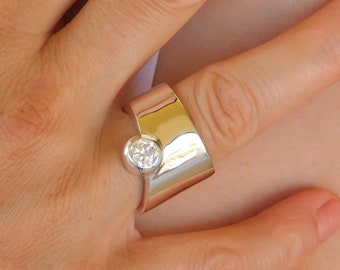 Anillo solitario de moissanita gruesa: anillo de bodas de plata AG950 con banda ancha