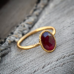 Faceted Garnet Gemstone Ring - Oval Ring - Delicate Ring - Mothers Ring - Rings For Women - Gift For Her - Wedding Ring - Bohemian Ring