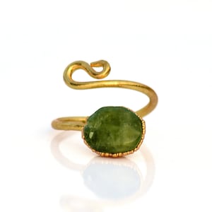 Green Peridot ring | Raw peridot ring | Copper & peridot ring | Electroformed jewelry | Organic stone jewelry | Gemstone Ring, Handmade Ring