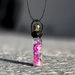 Stone Glass Bottle Pendant \ Stone Bottle Pendant \ Gemstone Pendant \ Antique Pendant \ Necklace Pendant \ Healing Pendant \ Chain Pendant