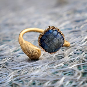 Carving Labradorite Ring | Snake Ring | Engraved Stone Ring | Boho Ring | Gemstone Ring | Rings For Women | Statement Ring | Birthstone ring